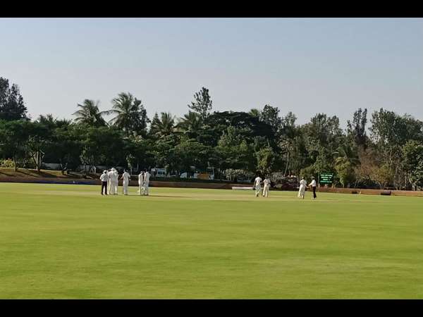 ಶ್ರೇಯಸ್, ಮೋರೆ ದಾಳಿ