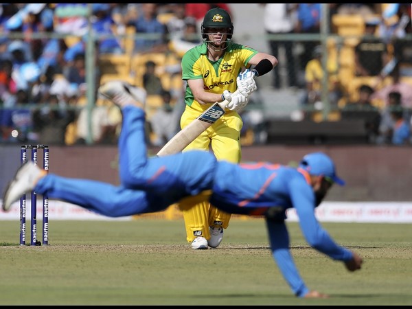 ಕ್ರಿಕೆಟ್ ಲೋಕದಲ್ಲಿ ಸ್ಮಿತ್, ಕೊಹ್ಲಿ ಮಧ್ಯೆ ಹೋಲಿಕೆ: