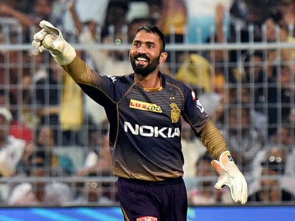ಕ್ಯಾಚ್ ದಾಖಲೆಯಲ್ಲಿ ಧೋನಿಯನ್ನು ಹಿಂದಿಕ್ಕಿದ ದಿನೇಶ್ ಕಾರ್ತಿಕ್
