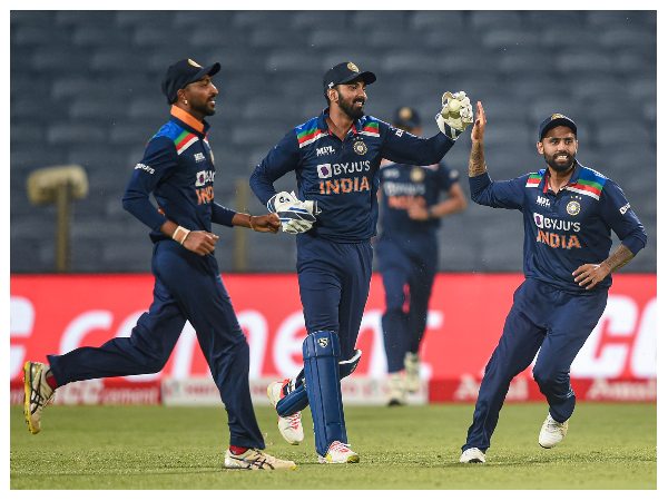 ಟ್ರೋಫಿ ಗೆಲ್ಲುವ ಸ್ಪರ್ಧೆಯಲ್ಲಿ ಭಾರತ ಮುಂದಿದೆ
