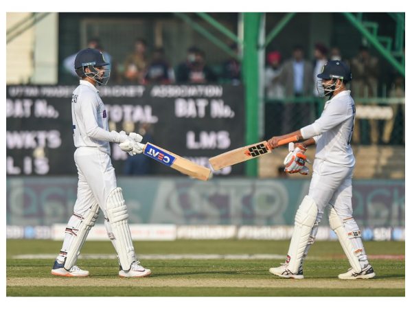 ಅಯ್ಯರ್ಗೆ ಸಾಥ್ ಕೊಟ್ಟ ಜಡ್ಡು, 17ನೇ ಅರ್ಧಶತಕ ದಾಖಲು