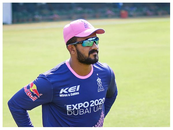 ಒಂದೇ ಓವರ್ನಲ್ಲಿ ಎರಡು ವಿಕೆಟ್ ಕಬಳಿಸಿದ ಕರಿಯಪ್ಪ