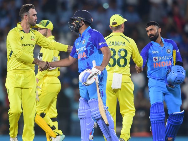 ಎರಡನೇ ಪಂದ್ಯದಲ್ಲಿ ತಂಡವನ್ನು ಗೆಲ್ಲಿಸಿದ ದಿನೇಶ್ ಕಾರ್ತಿಕ್