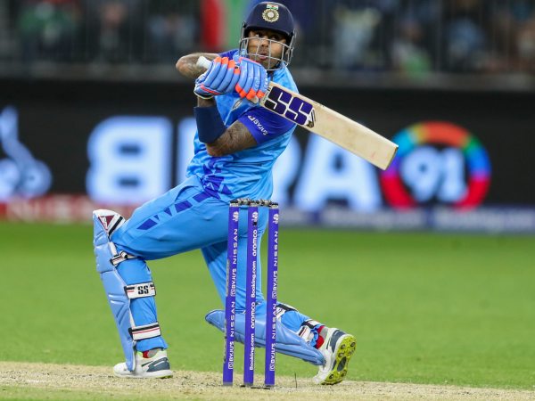 ಒಂದು ಕ್ಯಾಲೆಂಡರ್ ವರ್ಷದಲ್ಲಿ ಟಿ20 ಕ್ರಿಕೆಟ್ನಲ್ಲಿ 2 ಶತಕ