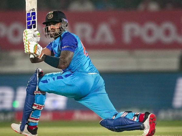 ಟೆಸ್ಟ್ ಕ್ರಿಕೆಟ್ನಲ್ಲಿ ಮಿಂಚ್ತಾರ ಸೂರ್ಯ?
